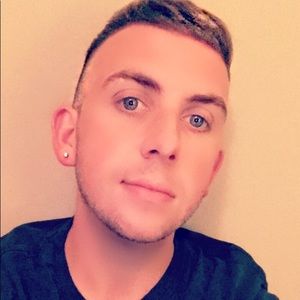 Meet your Posher, Dustin